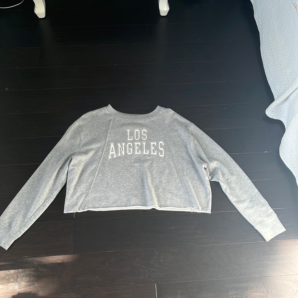 Gray cropped Aeropostale sweater size small